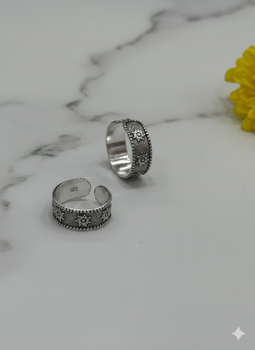 92.5 Silver Star Antique Toe Ring 