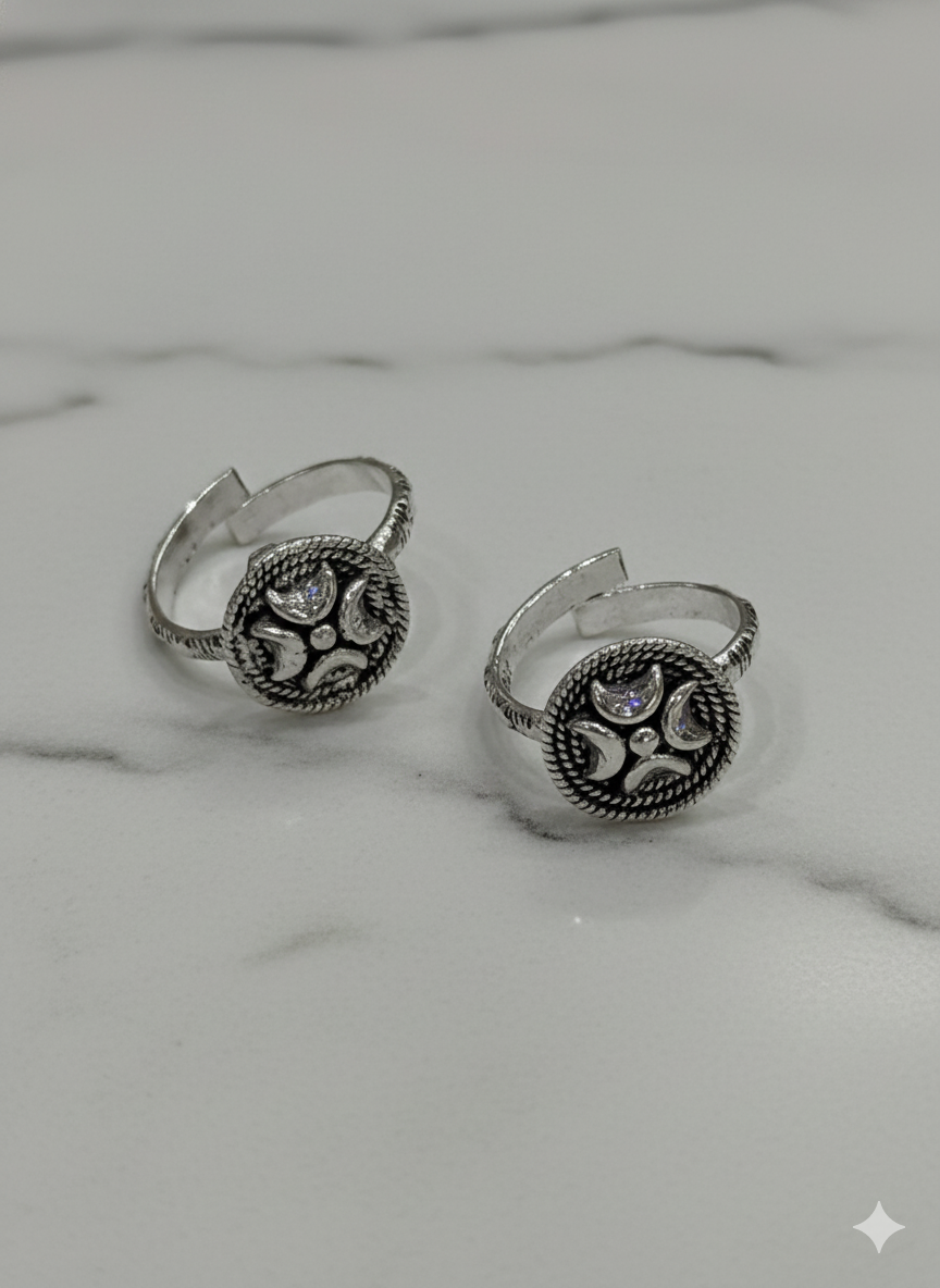 92.5 Silver Gorgeous CloverAntique Kundan Toe Ring 